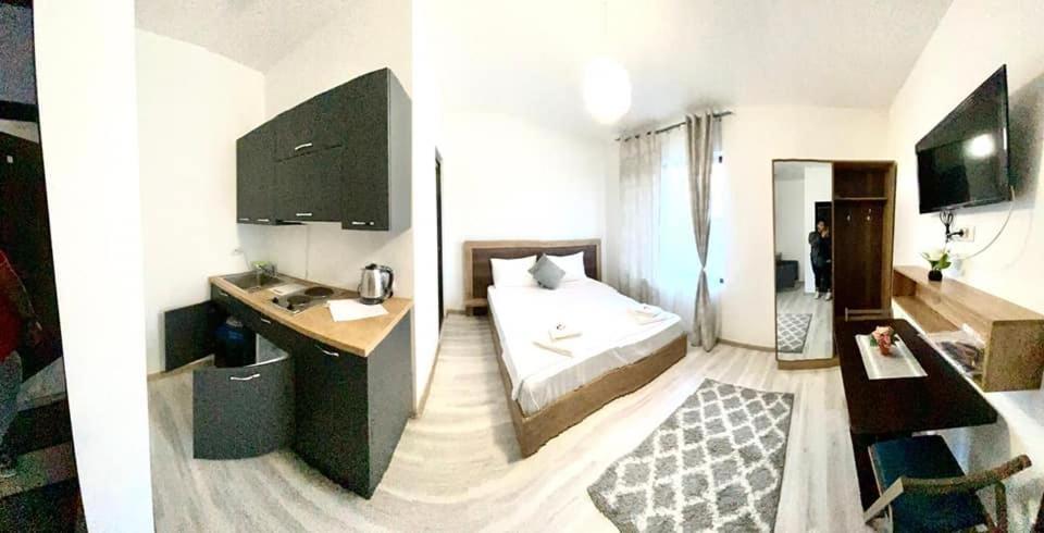 Апарт отель Ipsilanti House Яссы Экстерьер фото